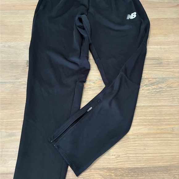 New Balance NBDry Women’s Black Athletic Pants - Picture 1 of 4